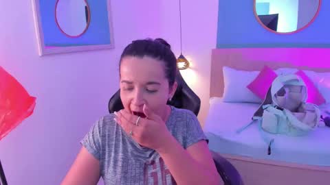 Iza online show from September 10, 2025, 2:33 am