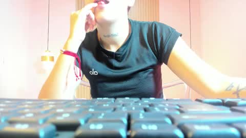 izelevans online show from February 17, 2026, 12:45 pm