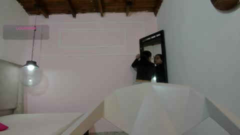 izelevans online show from April 9, 2026, 9:04 am