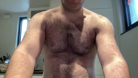 Izylduur online show from January 14, 2026, 11:38 am