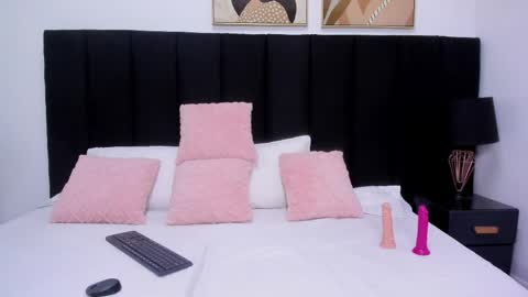 Snapshot of izzy_moon7 chatting on June 7, 2026, 11:14 am Izzy moon online show from June 7, 2026, 11:14 am