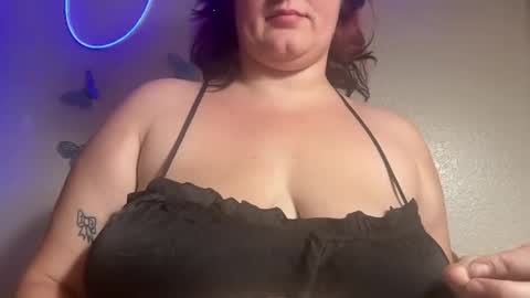 izzyishottttt online show from September 24, 2025, 3:37 pm