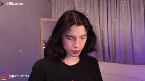 Snapshot of j_a_x_x_x_o_n chatting on April 29, 2026, 11:47 am Hey im Jaxxxon check my info online show from April 29, 2026, 11:47 am