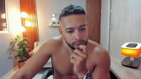 Calix  Independient model Insta and twt Calixsnake online show from April 19, 2026, 12:54 am