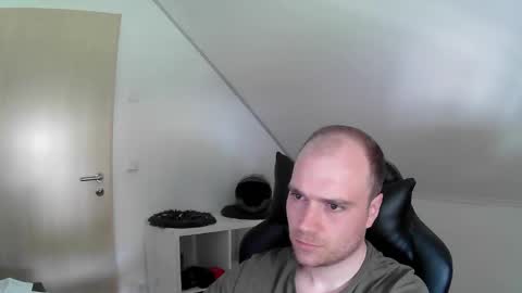 here4y online show from April 18, 2026, 10:52 am