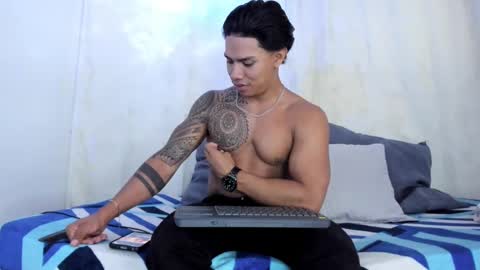 i am juan musiry independent model  online show from December 28, 2024, 3:26 pm