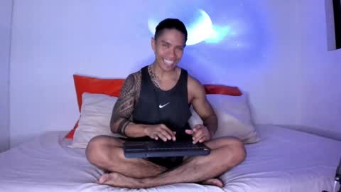 i am juan musiry independent model  online show from October 5, 2025, 2:21 am