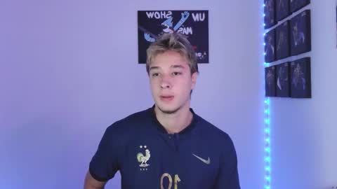 J online show from October 4, 2025, 7:01 pm