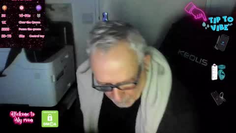 Snapshot of jackbrgs chatting on December 2, 2024, 11:40 pm J-Mitchel online show from December 2, 2024, 11:40 pm