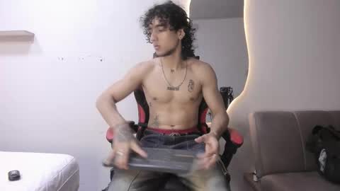 Snapshot of jackestaylor chatting on February 1, 2026, 7:18 am Jackes Taylor online show from February 1, 2026, 7:18 am