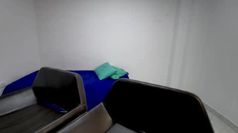 jackyrosee2323 online show from February 4, 2026, 11:27 am