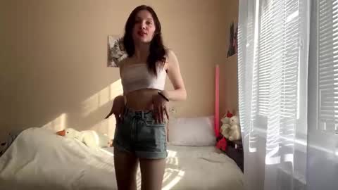 Lillian online show from March 29, 2026, 6:13 am