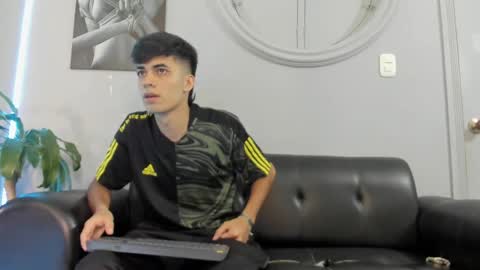 jacob18__ online show from March 4, 2025, 10:05 pm