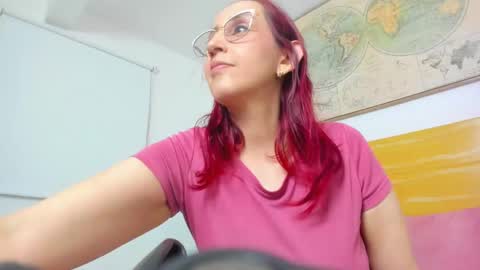 Snapshot of jadde13 chatting on February 19, 2025, 11:14 pm Jadde online show from February 19, 2025, 11:14 pm