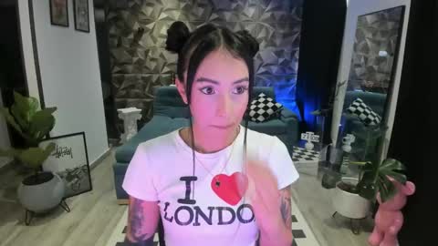 Snapshot of jade_porn chatting on March 11, 2025, 12:06 pm Jade  independent model online show from March 11, 2025, 12:06 pm