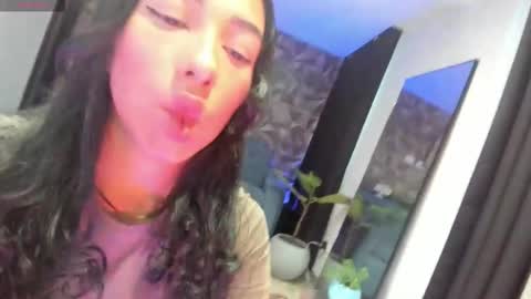 Snapshot of jade_porn chatting on September 18, 2025, 11:01 am Jade  independent model online show from September 18, 2025, 11:01 am