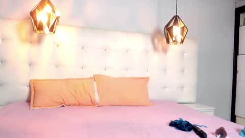 karlla scarlet online show from December 29, 2024, 3:22 am