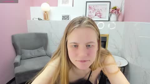 Jade online show from December 22, 2024, 3:33 am