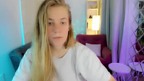 Jade online show from September 19, 2025, 8:31 pm