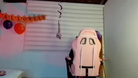 Jade online show from October 24, 2025, 3:36 am