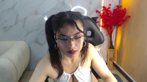 Jade online show from May 17, 2026, 1:29 pm
