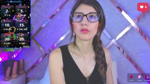 jade white  online show from April 1, 2026, 2:47 pm