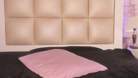 jadeestudios online show from January 7, 2025, 7:49 pm