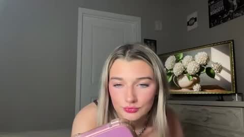 Jade james online show from March 29, 2026, 3:28 am