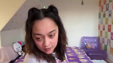 Snapshot of jadelondonxo chatting on February 9, 2025, 10:00 pm Jade online show from February 9, 2025, 10:00 pm