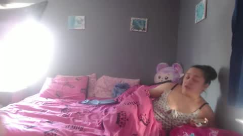 Snapshot of jadelondonxo chatting on February 24, 2026, 4:27 pm Jade online show from February 24, 2026, 4:27 pm