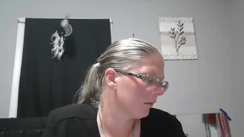 JadeLuv online show from November 6, 2025, 1:39 am