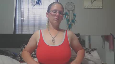 JadeLuv online show from April 11, 2026, 4:33 pm