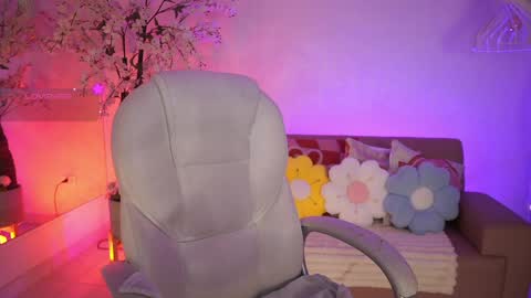 Jade Summer online show from April 2, 2026, 11:41 am