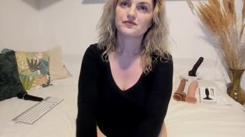 Snapshot of jadore_able82 chatting on February 20, 2026, 2:41 am elena online show from February 20, 2026, 2:41 am