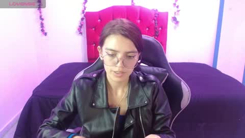 jaide387017 online show from May 26, 2026, 9:00 pm