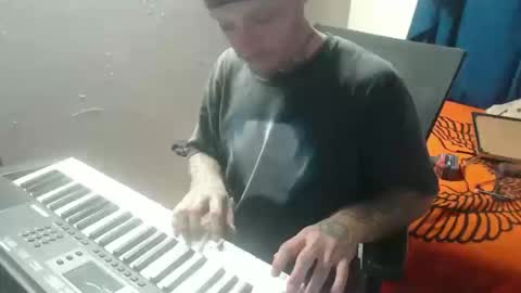 showingitoff online show from October 14, 2025, 12:55 am