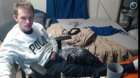 showingitoff online show from November 11, 2025, 6:02 am