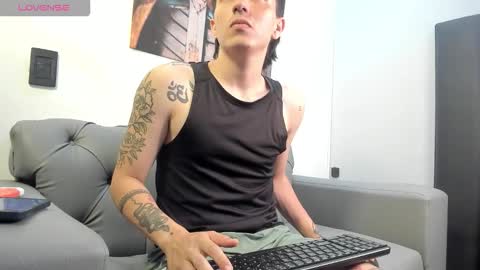 JAKE BOO online show from December 2, 2025, 4:40 am