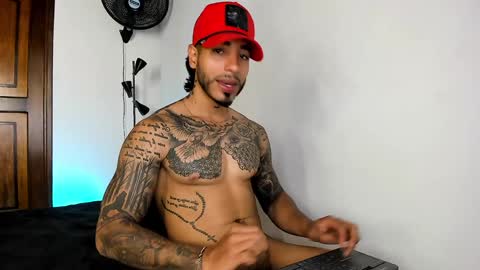 Snapshot of jakee_brown chatting on January 17, 2025, 3:23 am Santiago online show from January 17, 2025, 3:23 am