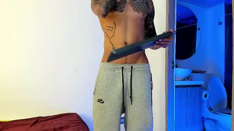 Snapshot of jakee_brown chatting on February 11, 2025, 12:27 pm Santiago online show from February 11, 2025, 12:27 pm