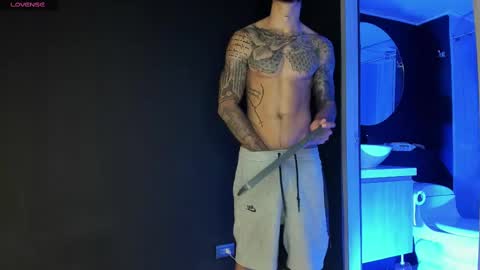 Snapshot of jakee_brown chatting on March 5, 2025, 12:49 am Santiago online show from March 5, 2025, 12:49 am