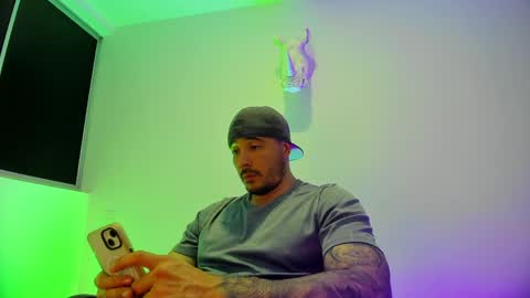 jakestone_1 online show from April 17, 2026, 2:14 am