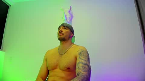 jakestone_1 online show from April 17, 2026, 10:46 pm