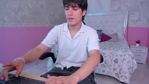 Jake online show from November 25, 2025, 2:06 pm