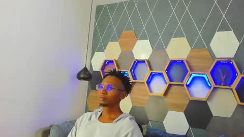   online show from February 21, 2025, 7:32 pm