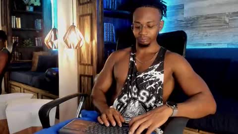   online show from October 24, 2025, 3:36 am