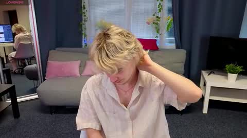 Snapshot of jamemiller chatting on March 3, 2026, 7:03 am JameMiller online show from March 3, 2026, 7:03 am