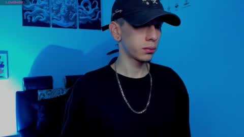 james_adamss_ online show from November 22, 2025, 12:26 pm