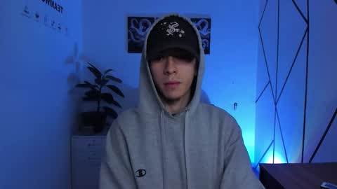 james_adamss_ online show from November 26, 2025, 12:06 pm