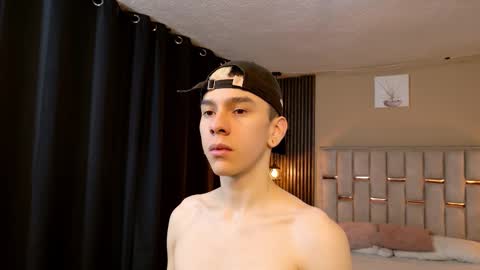 james_adamss_ online show from February 21, 2026, 11:33 am